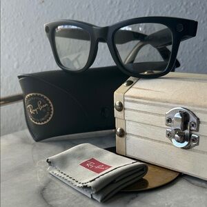 Ray-Ban Meta Wayfarer (Gen 1) w/ Transition lenses